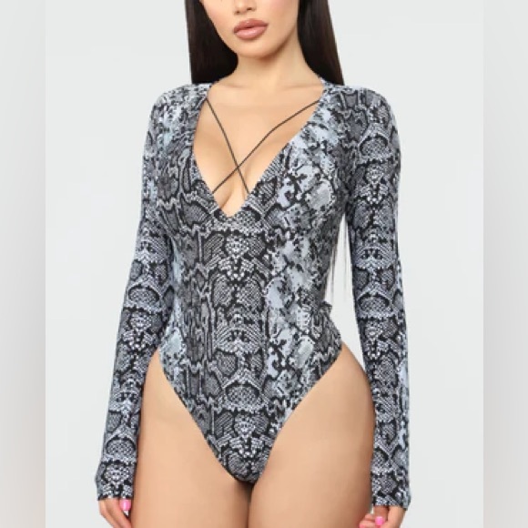 Fashion Nova- Strappy Snakeskin print bodysuit - Picture 8 of 10